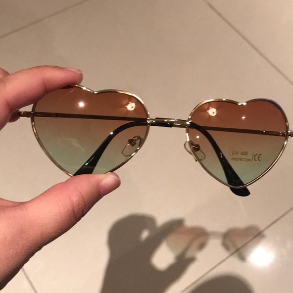 ❌🛑Last One🛑❌New Heart ❤️ Sunglasses - Picture 2 of 6